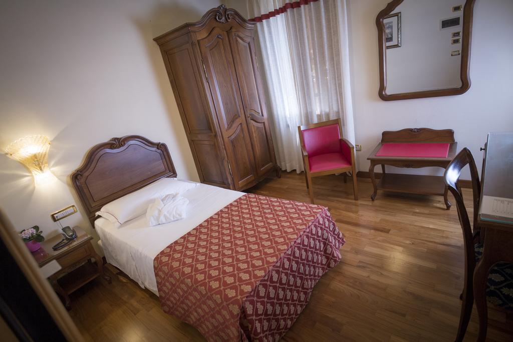 Hotel Spessotto Портогруаро Экстерьер фото