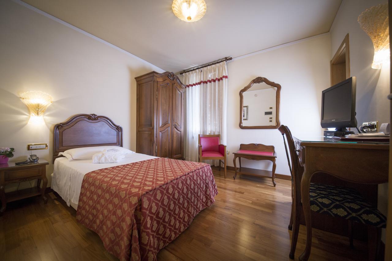 Hotel Spessotto Портогруаро Экстерьер фото