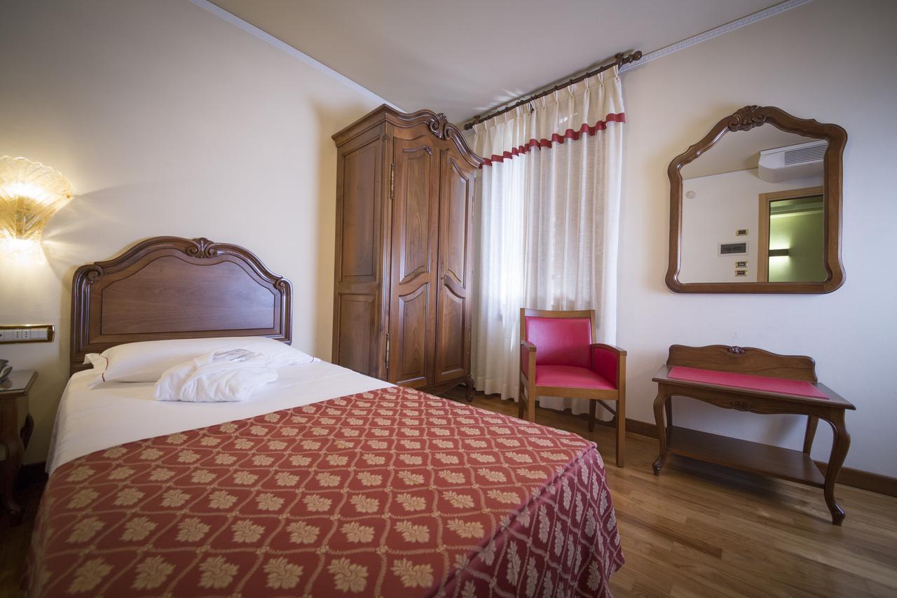 Hotel Spessotto Портогруаро Экстерьер фото